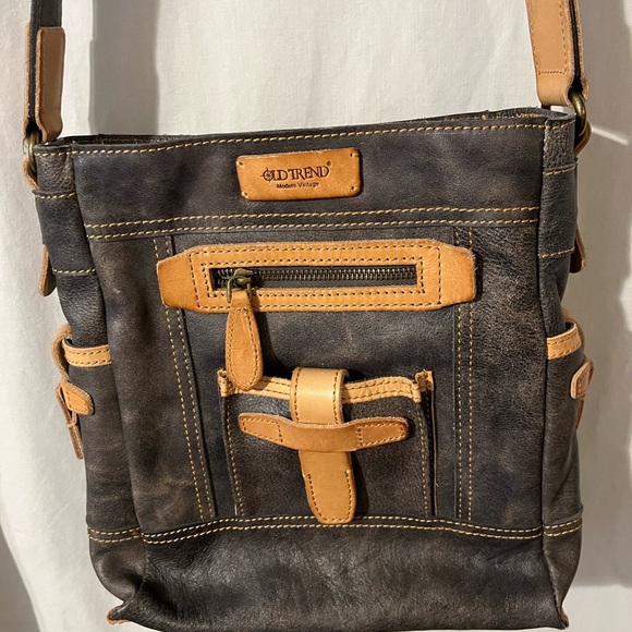 Modern Vintage Handbags - Old Trend Modern Vintage Leather Purse